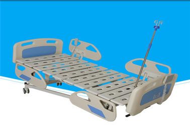 Letto di ospedale mobile flessibile, letto paziente di Icu di 0 - 75 ° con le battagliole dell'ABS